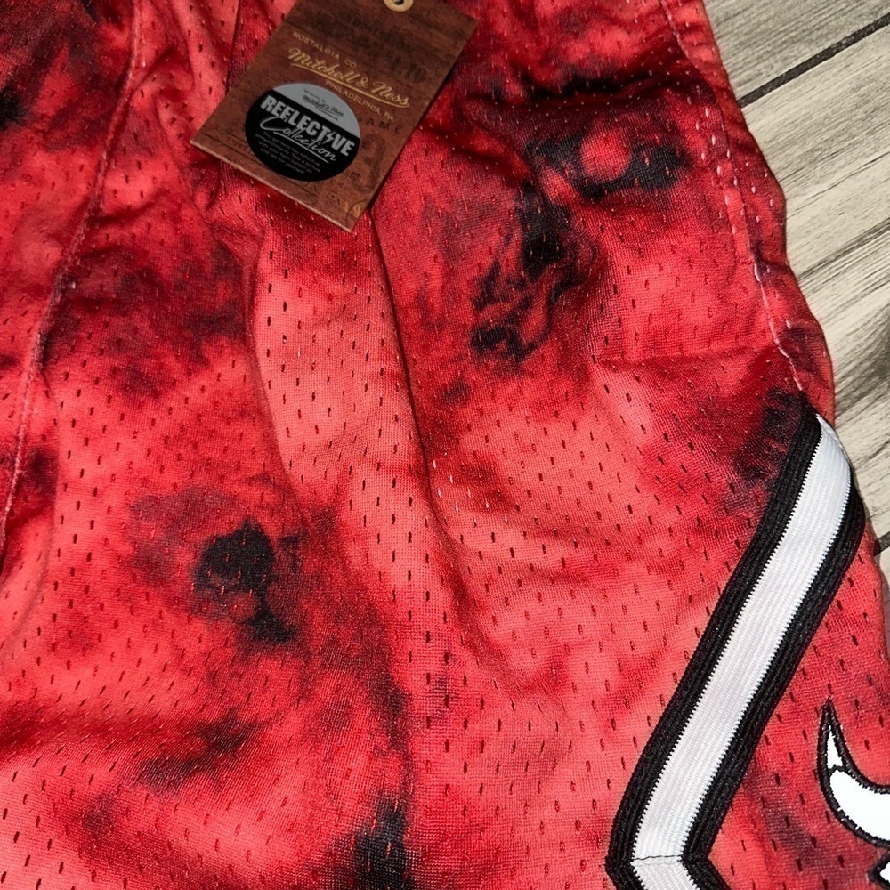 Mitchell & Ness Chicago Bulls Reflective Swingman Shorts Men's Size New - Picture 8 of 10